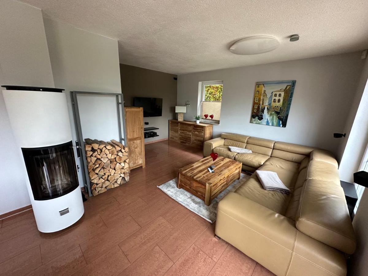 Stadtvilla In Leipzig 7 Personen 3 Schlafzimmer 2 Baeder Garten Und Terrasse Zentral Gelegen Messe Innenstadt Seen Екстериор снимка